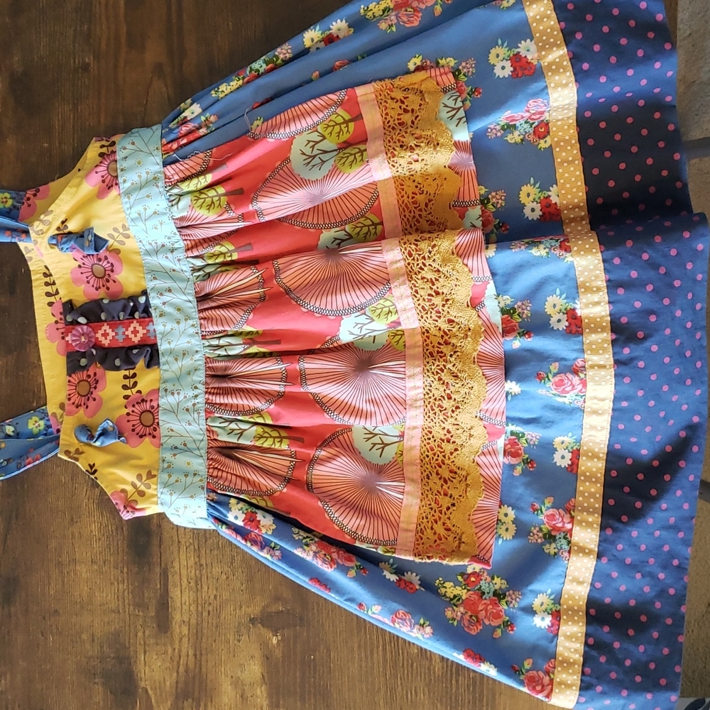 Matilda Jane Barn Party Apron Dress Size 4 girls. EUC.